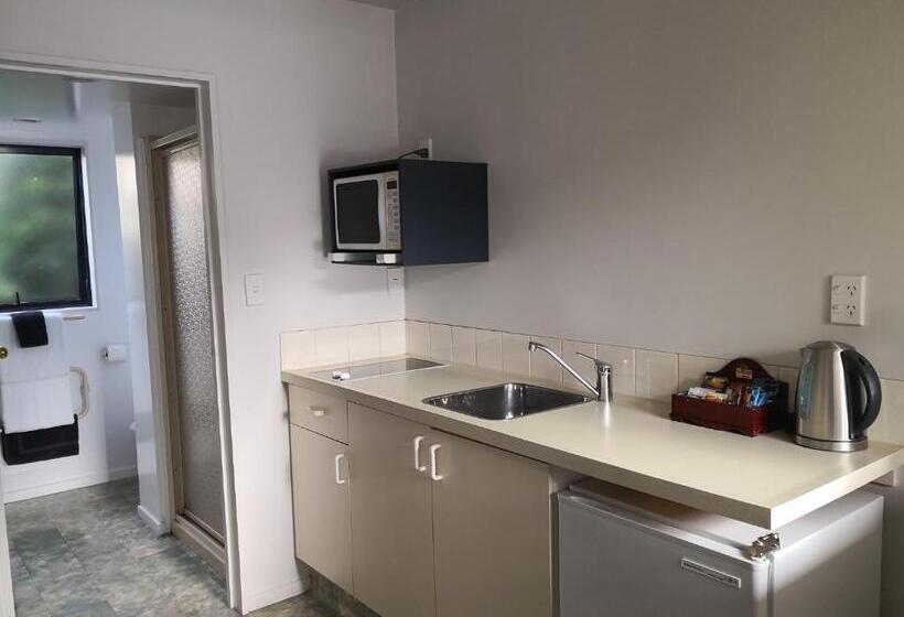 Студия Стандарт, Annabelle Court Motel