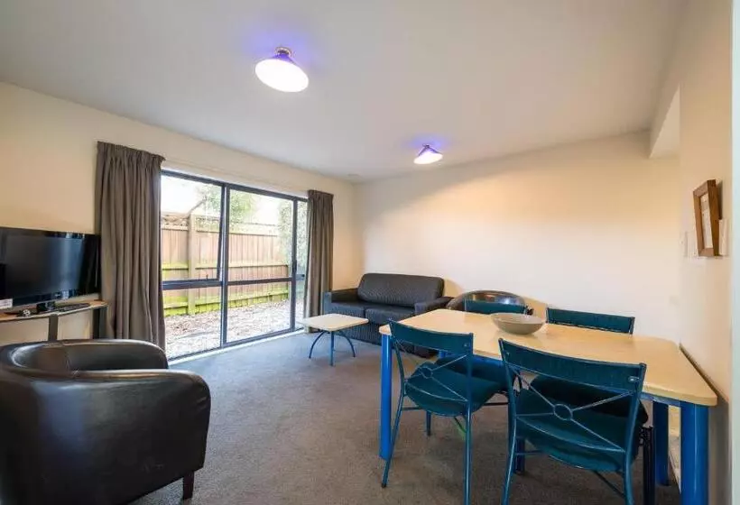 2ベッドルームアパートメント, Annabelle Court Motel