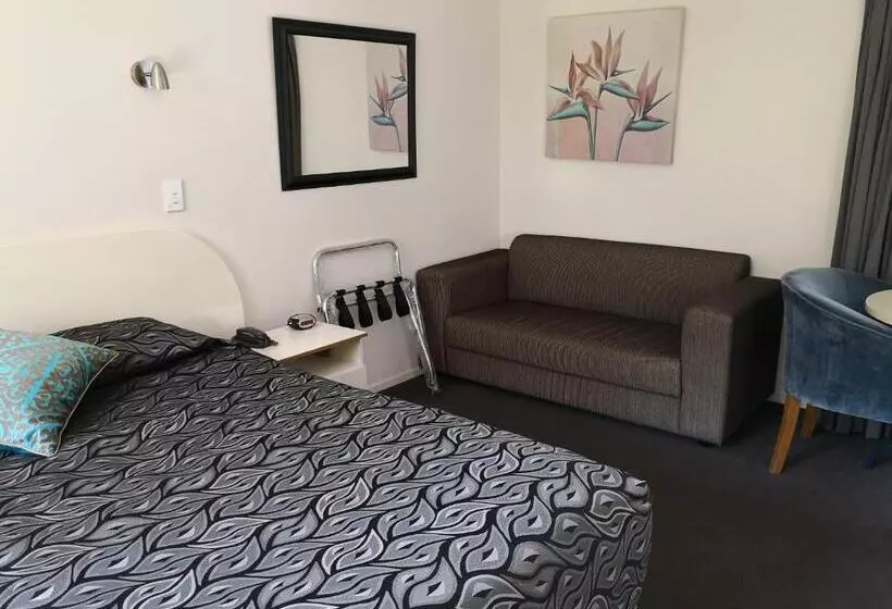 エクゼクティブワンルーム, Annabelle Court Motel