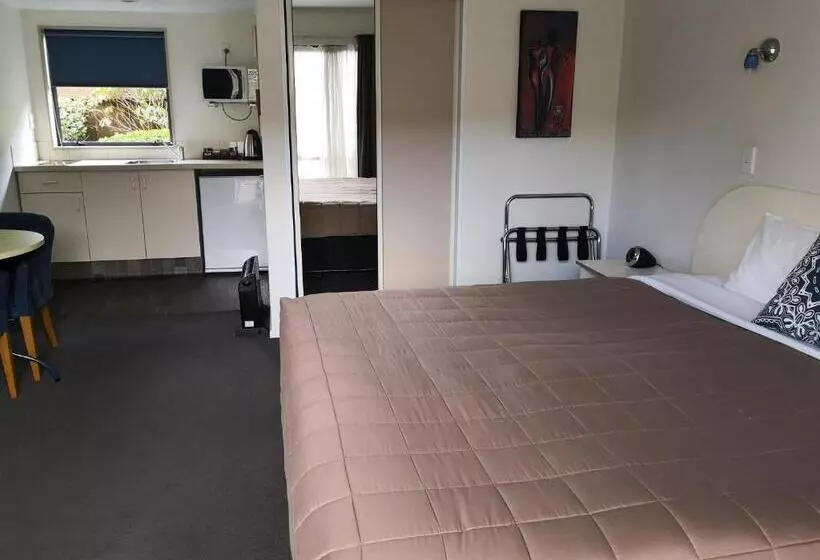 エクゼクティブワンルーム, Annabelle Court Motel