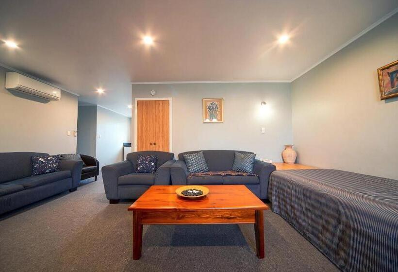 דירת שני חדרים, Coronation Park Motels