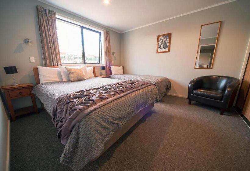 דירת שני חדרים, Coronation Park Motels