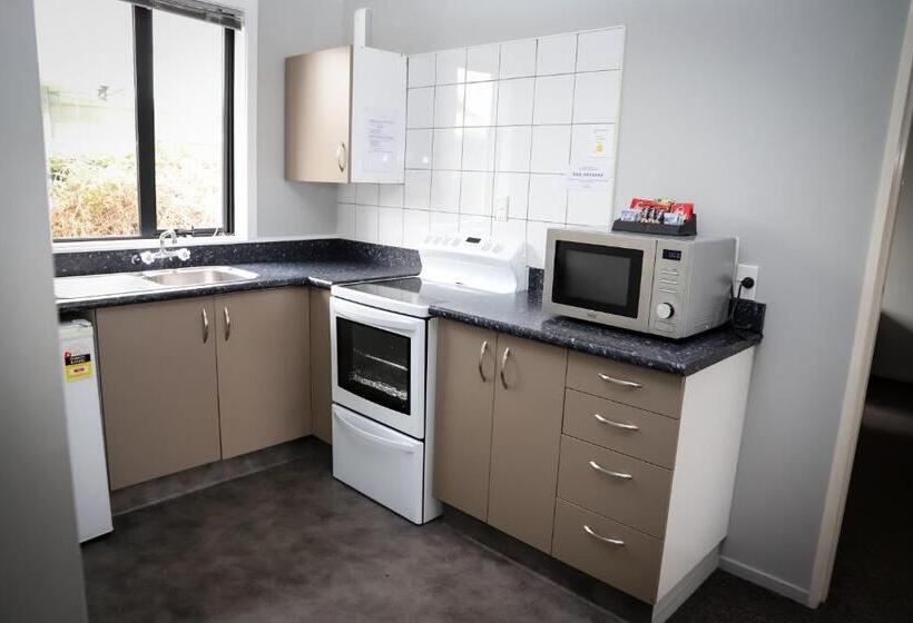 דירת שני חדרים, Coronation Park Motels