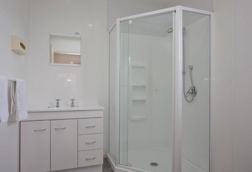 דירת חדר, Coronation Park Motels