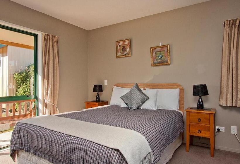 דירת חדר, Coronation Park Motels