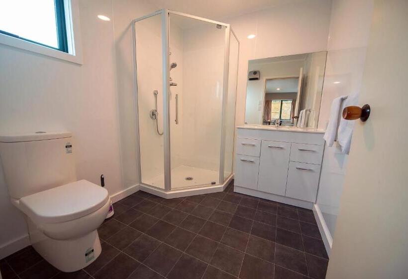 דירת חדר, Coronation Park Motels