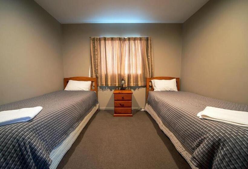 דירת חדר, Coronation Park Motels