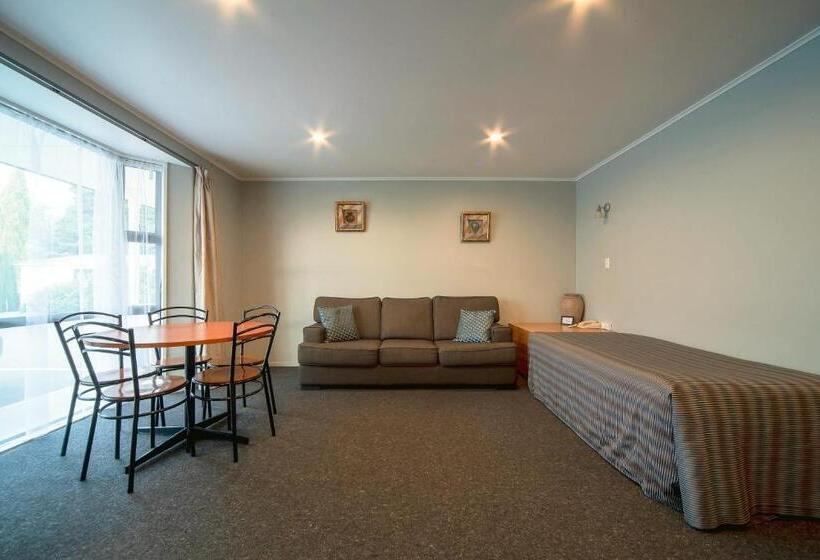 דירת חדר, Coronation Park Motels