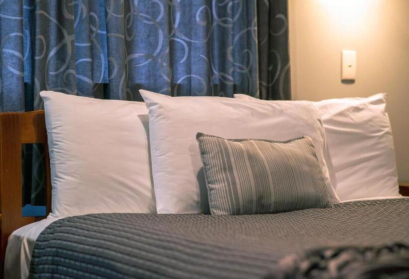 דירת חדר, Coronation Park Motels