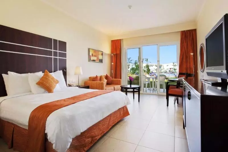 プールの見えるデラックスルーム, DoubleTree by Hilton Sharm El Sheikh - Sharm Bay