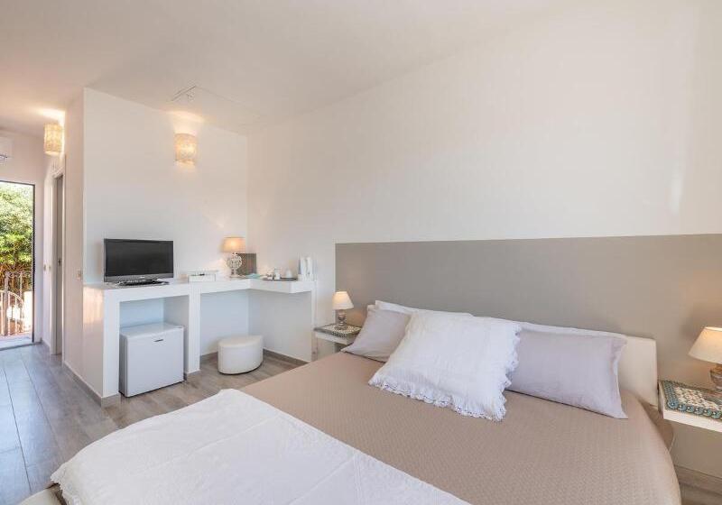 Standard Szoba King Size Bed, Doubletree By Hilton Sharm El Sheikh Sharks Bay Resort