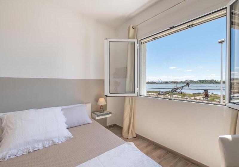 Standard Szoba King Size Bed, Doubletree By Hilton Sharm El Sheikh Sharks Bay Resort