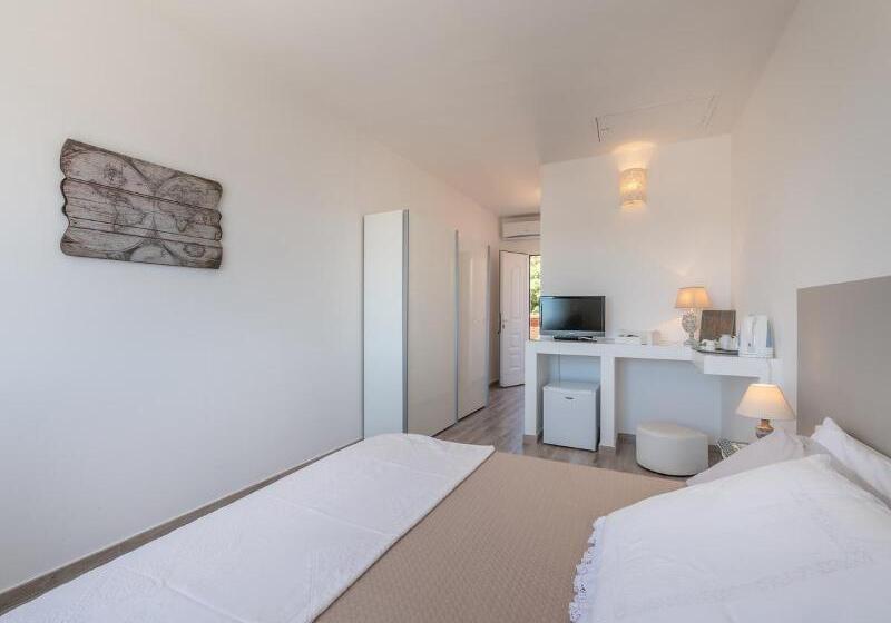 Standard Szoba King Size Bed, Doubletree By Hilton Sharm El Sheikh Sharks Bay Resort