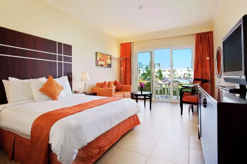 キングサイズベッドのデラックスルーム, DoubleTree by Hilton Sharm El Sheikh - Sharm Bay