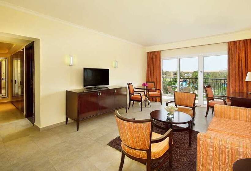 Medencére Néző Lakosztály, Doubletree By Hilton Sharm El Sheikh Sharks Bay Resort