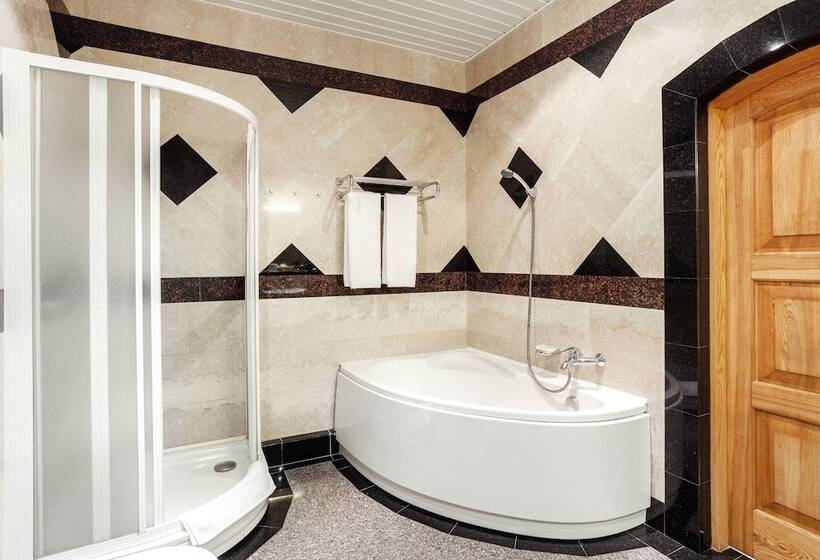 اتاق لوکس, Atrium Suites