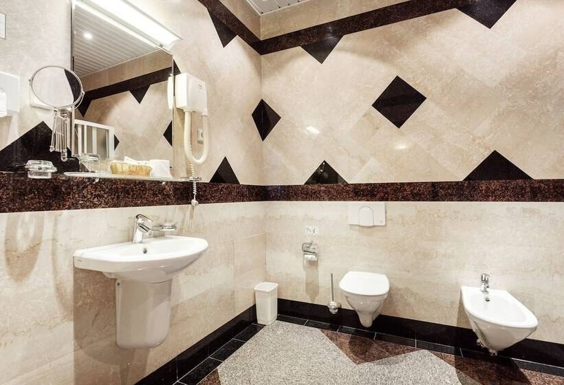 اتاق لوکس, Atrium Suites