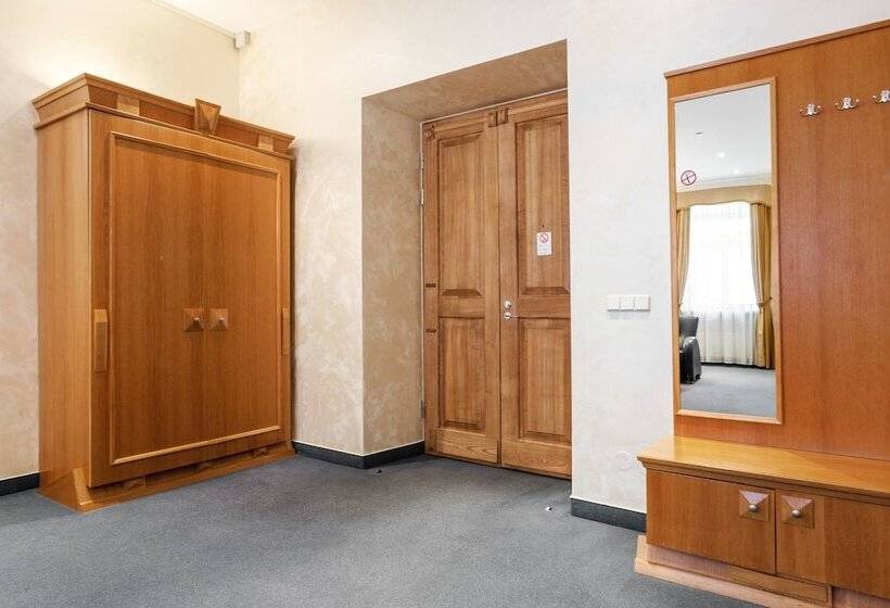 اتاق لوکس, Atrium Suites