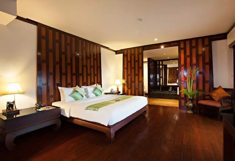 اتاق لوکس با چشم‌انداز استخر, Baan Yin Dee Boutique Resort Phuket   Sha Plus