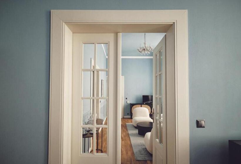 سوییت جونیور لوکس, Domus Balthasar Boutique