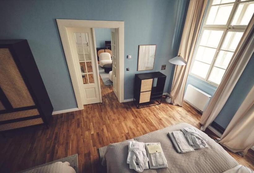 سوییت جونیور لوکس, Domus Balthasar Boutique