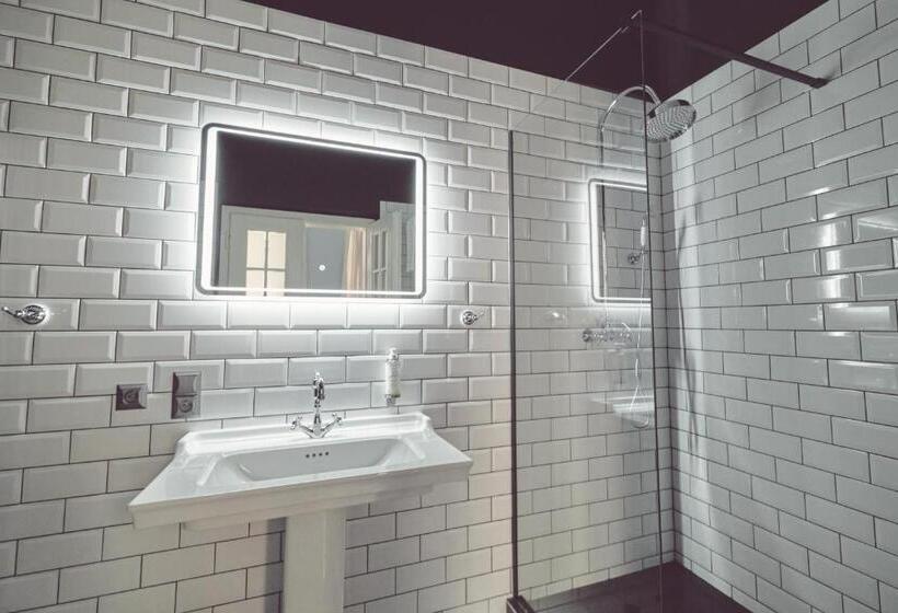 سوییت جونیور لوکس, Domus Balthasar Boutique
