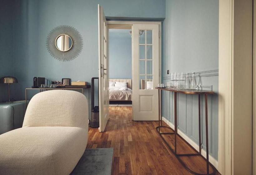 سوییت جونیور لوکس, Domus Balthasar Boutique