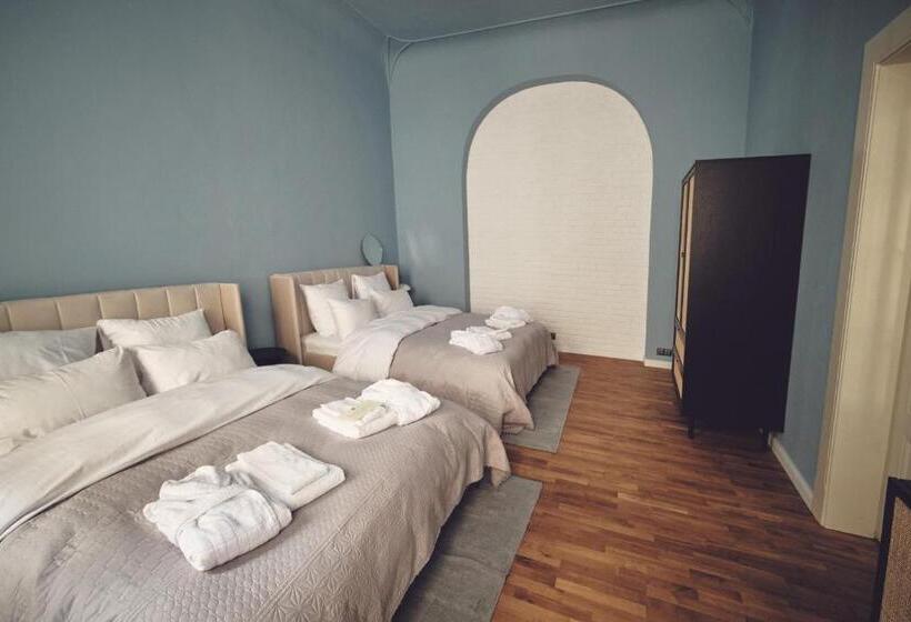 سوییت جونیور لوکس, Domus Balthasar Boutique