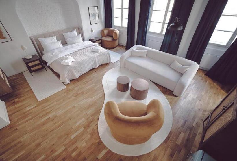 اتاق لوکس با تخت بزرگ, Domus Balthasar Boutique