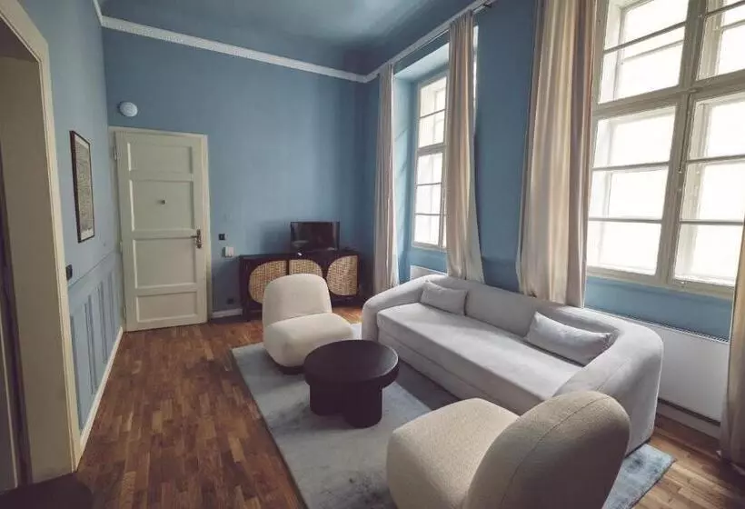 سوییت جونیور لوکس, Domus Balthasar Boutique