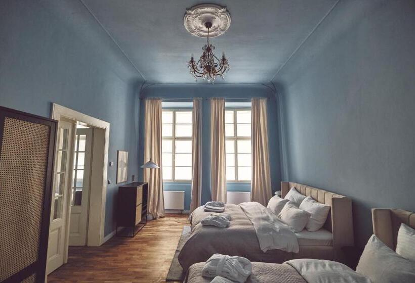 سوییت جونیور لوکس, Domus Balthasar Boutique