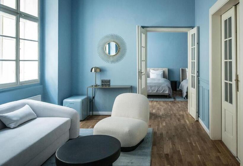 سوییت جونیور لوکس, Domus Balthasar Boutique