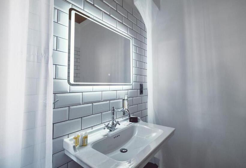 اتاق لوکس با تخت بزرگ, Domus Balthasar Boutique