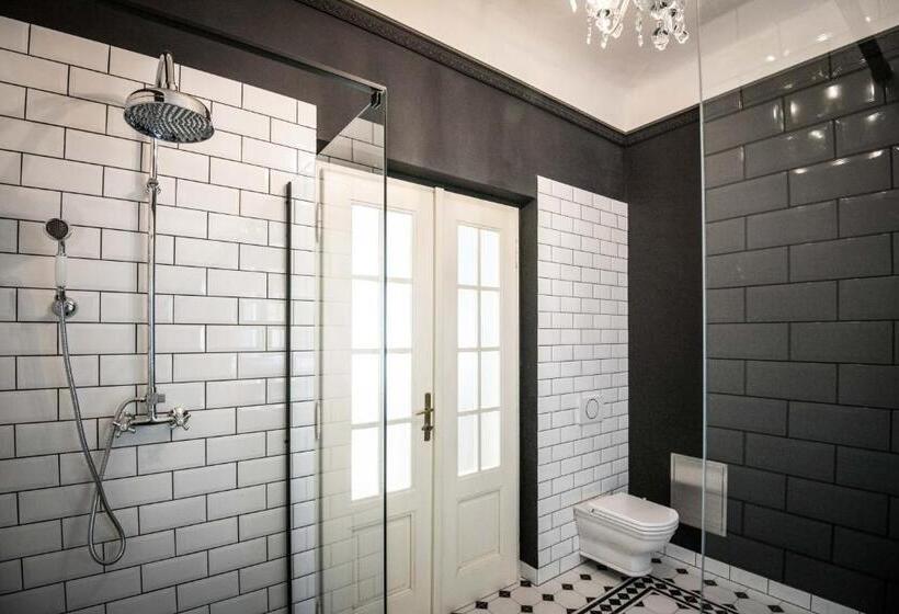 سوییت جونیور لوکس, Domus Balthasar Boutique