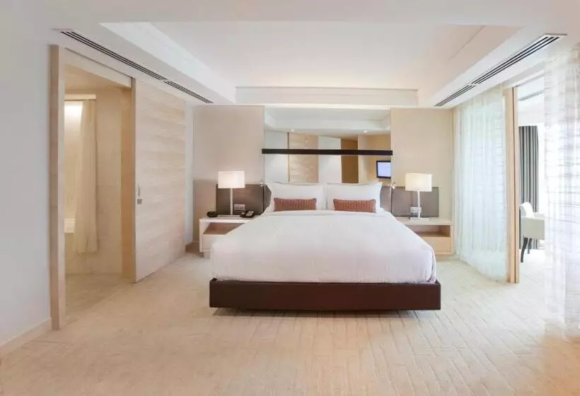 سوییت اجرایی, Dorsett Grand Subang