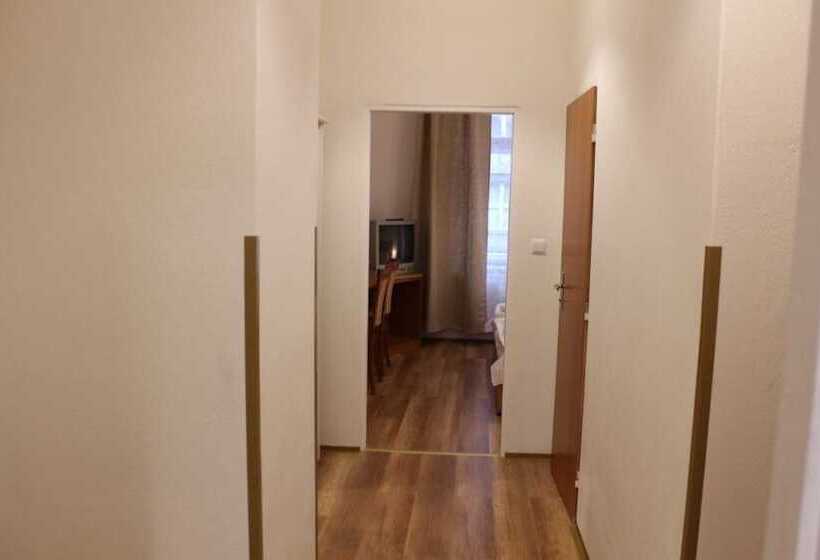اتاق استاندارد سه نفره, Gallery Hotel Sis
