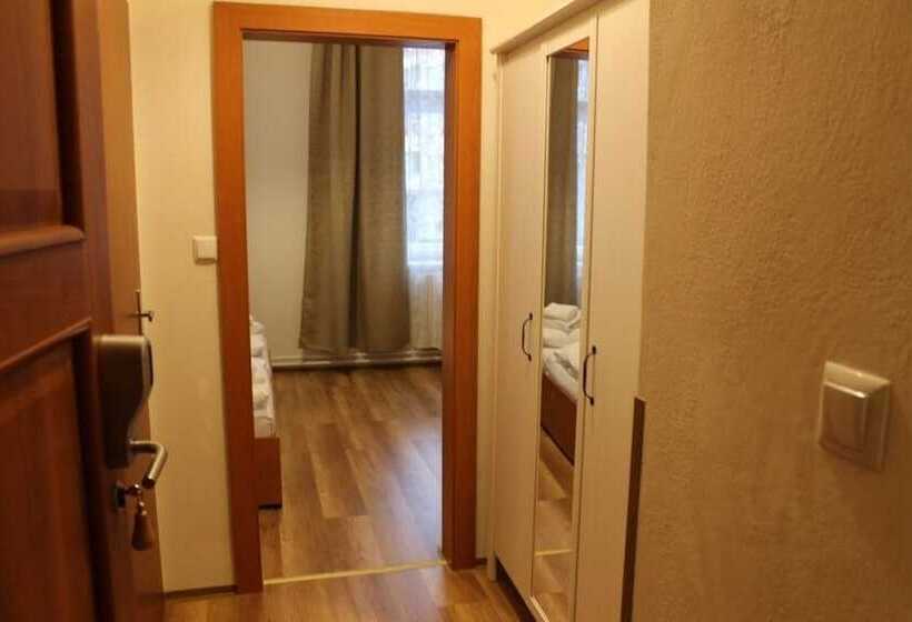 اتاق استاندارد یک نفره, Gallery Hotel Sis