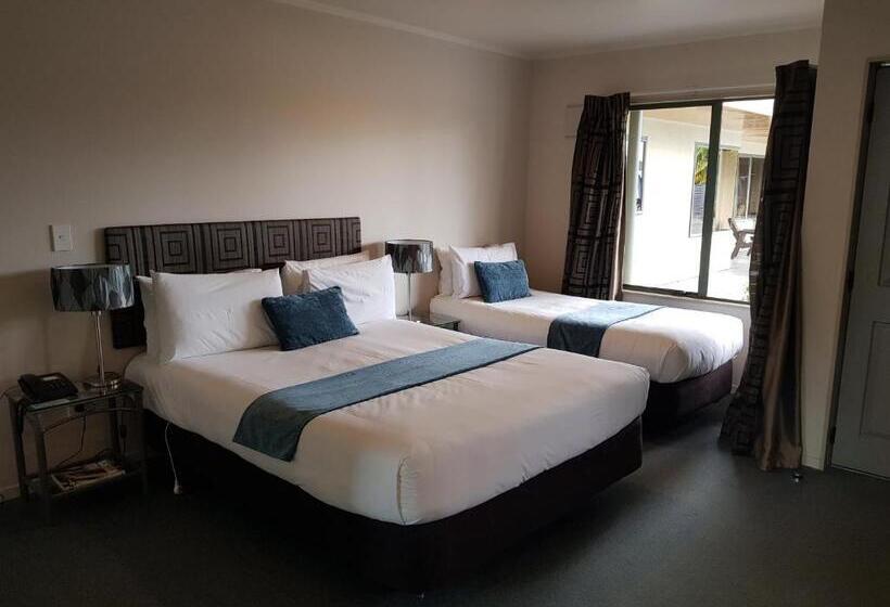 إستوديو قياسى, Portmans Motor Lodge