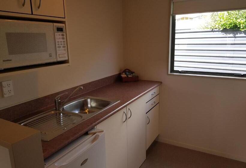 إستوديو قياسى, Portmans Motor Lodge