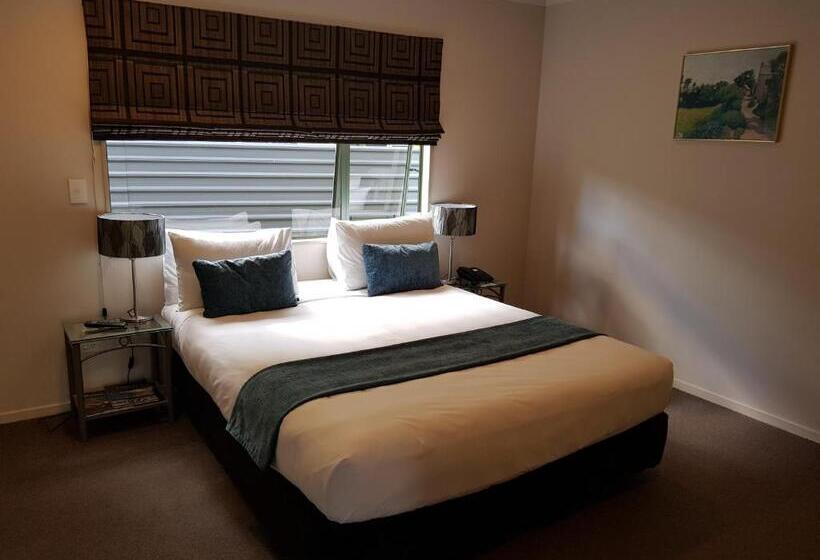 جناح, Portmans Motor Lodge