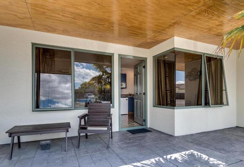 جناح إدارى, Portmans Motor Lodge