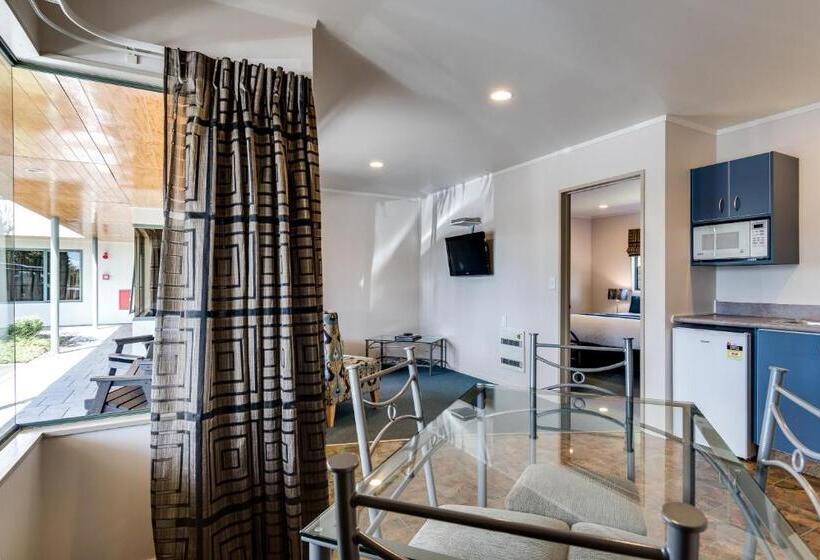 جناح إدارى, Portmans Motor Lodge