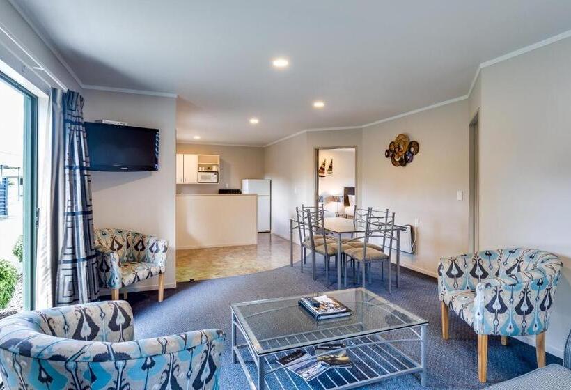 شقة غرفتين, Portmans Motor Lodge