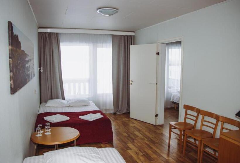 اتاق خانوادگی با چشمانداز دریا, Promenaadi