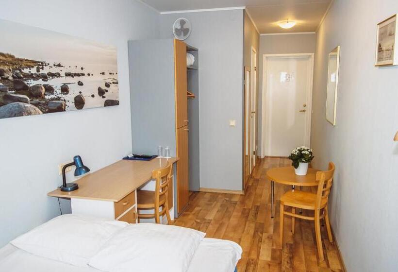 اتاق عادی, Promenaadi