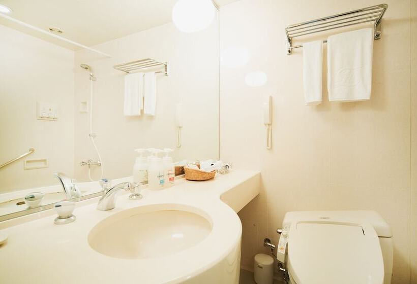 غرفة قياسية ثلاثية, Rembrandt Hotel Ebina