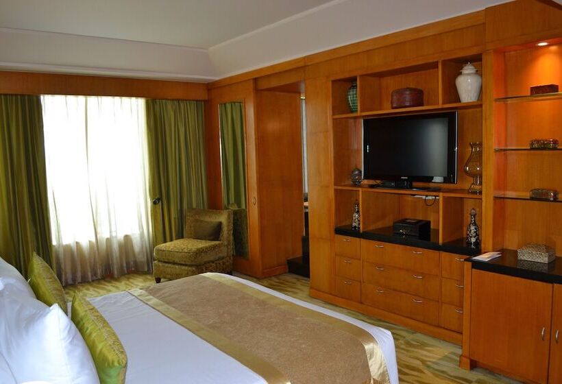 Люкс Повышенной Комфортности, The Grand New Delhi