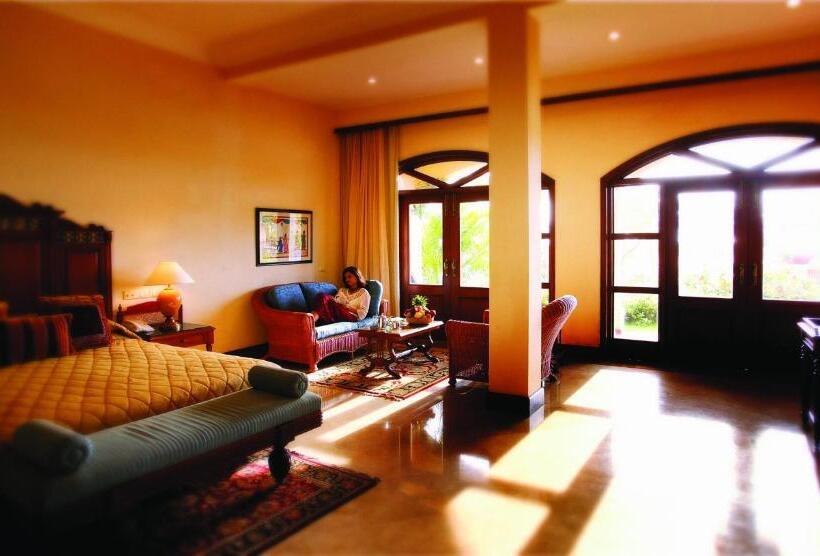 جناح ديلوكس, The Lalit Golf & Spa Resort Goa