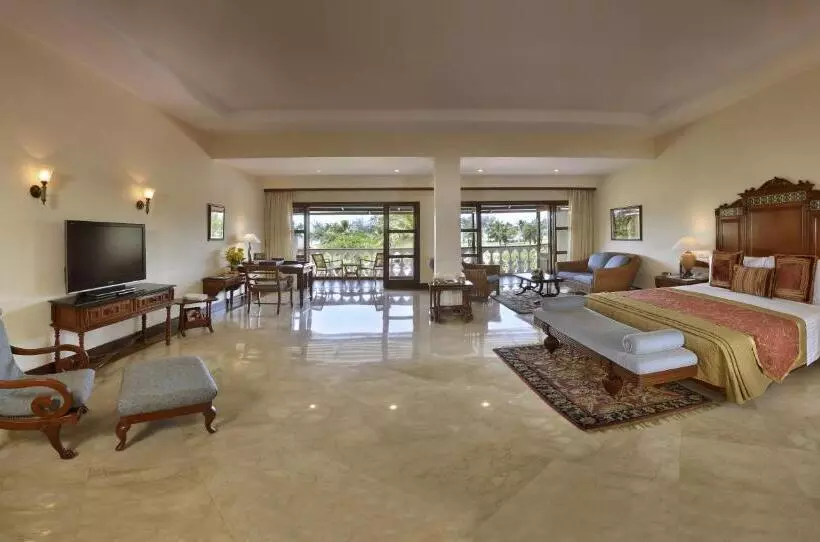 スリーベッドルーム　ヴィラ, The Lalit Golf & Spa Resort Goa
