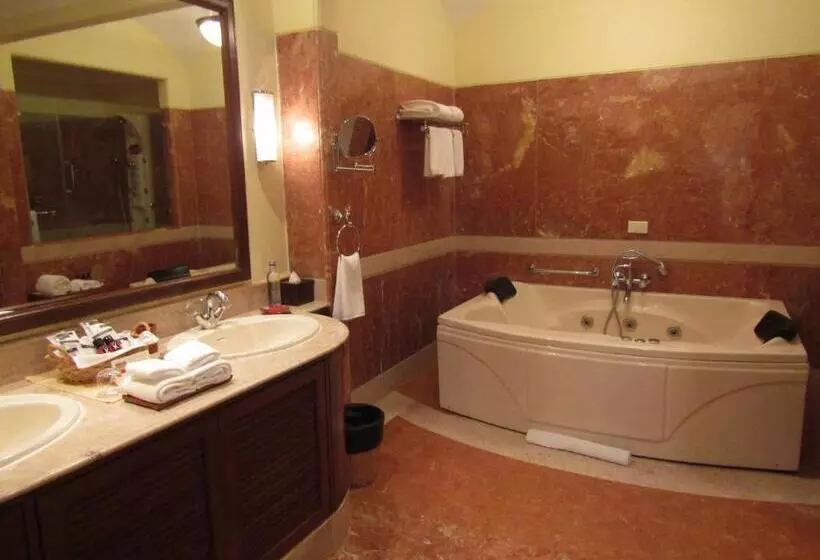 スリーベッドルーム　ヴィラ, The Lalit Golf & Spa Resort Goa